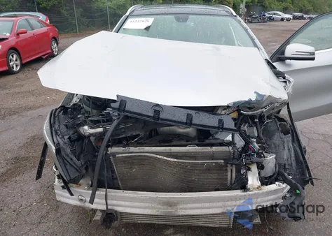 2015 Mercedes-Benz Gla 250 z USA, uszkodzony, nr VIN WDCTG4EB1FJ128030